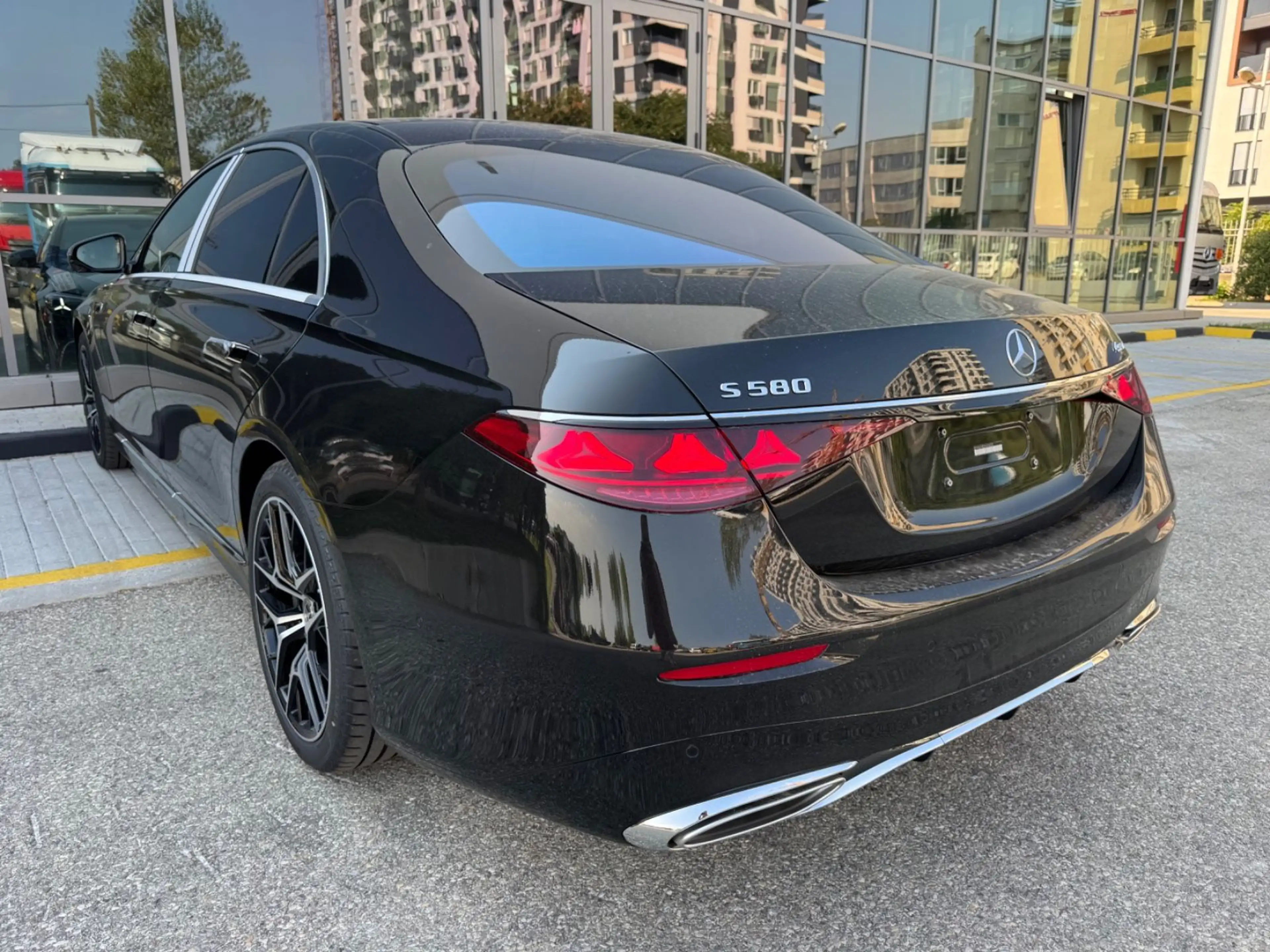 Mercedes-Benz S 580 L AMG|WEISS|4D-BURMESTER|KÜHLFACH|5-SITZE|SOFORT — photo 4