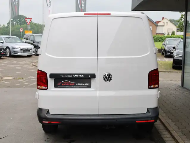 Volkswagen Transporter view 8