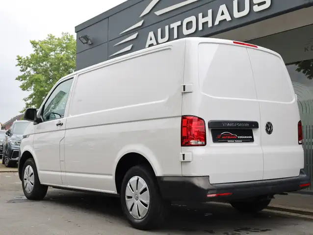 Volkswagen Transporter view 7