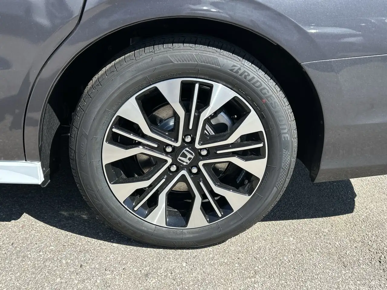 Honda Odyssey снимка Honda Odyssey