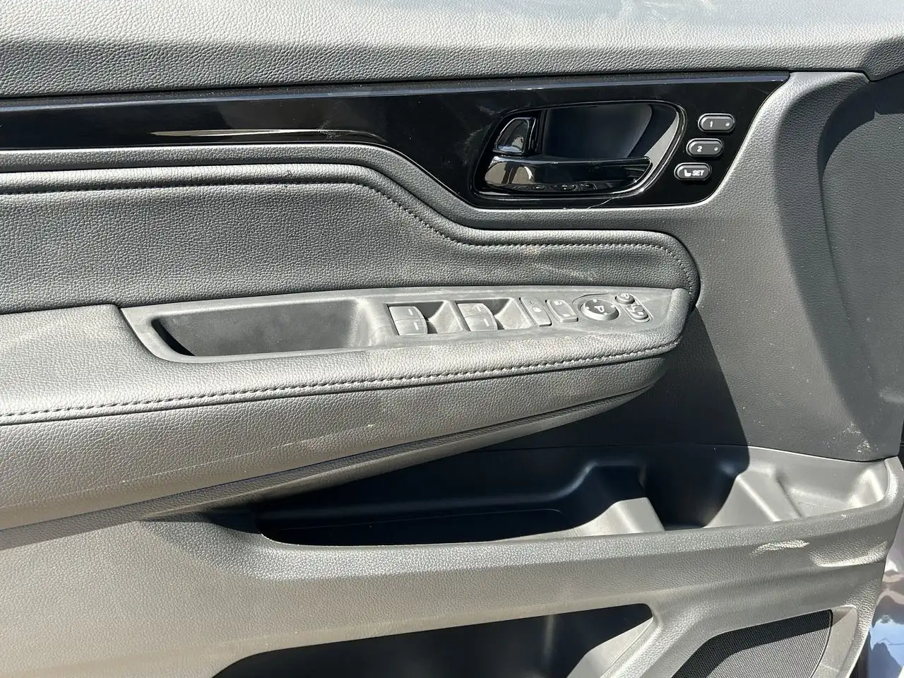 Honda Odyssey снимка Honda Odyssey