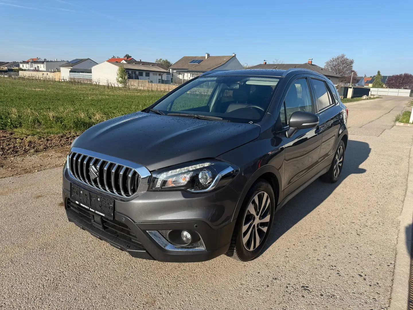 Suzuki SX4 S-Cross 1.4 DITC flash Automatik Grau - 1