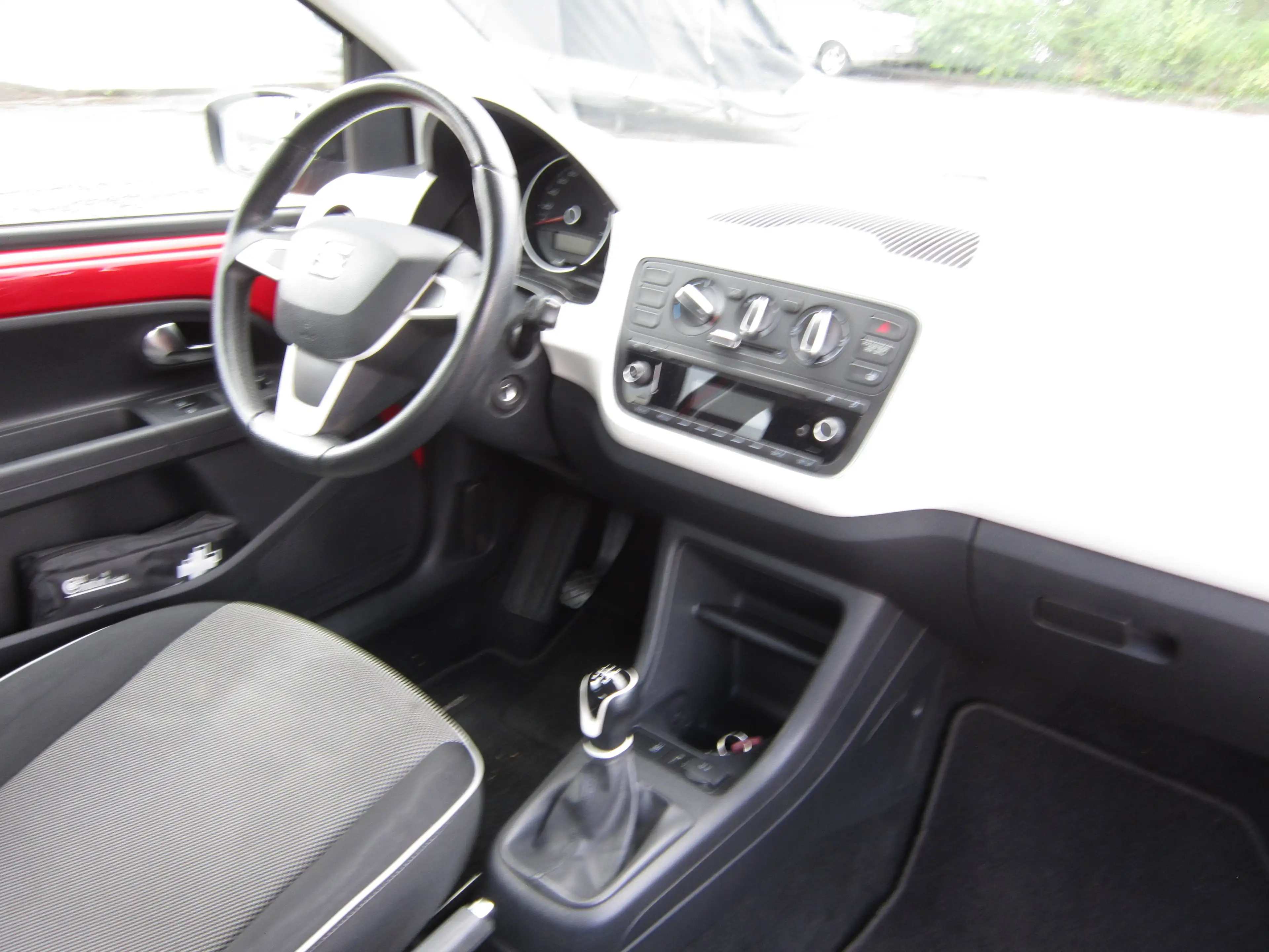 SEAT Mii Mii 1.0 Chic, Klimaanlage, Einparkhilfe — photo 15