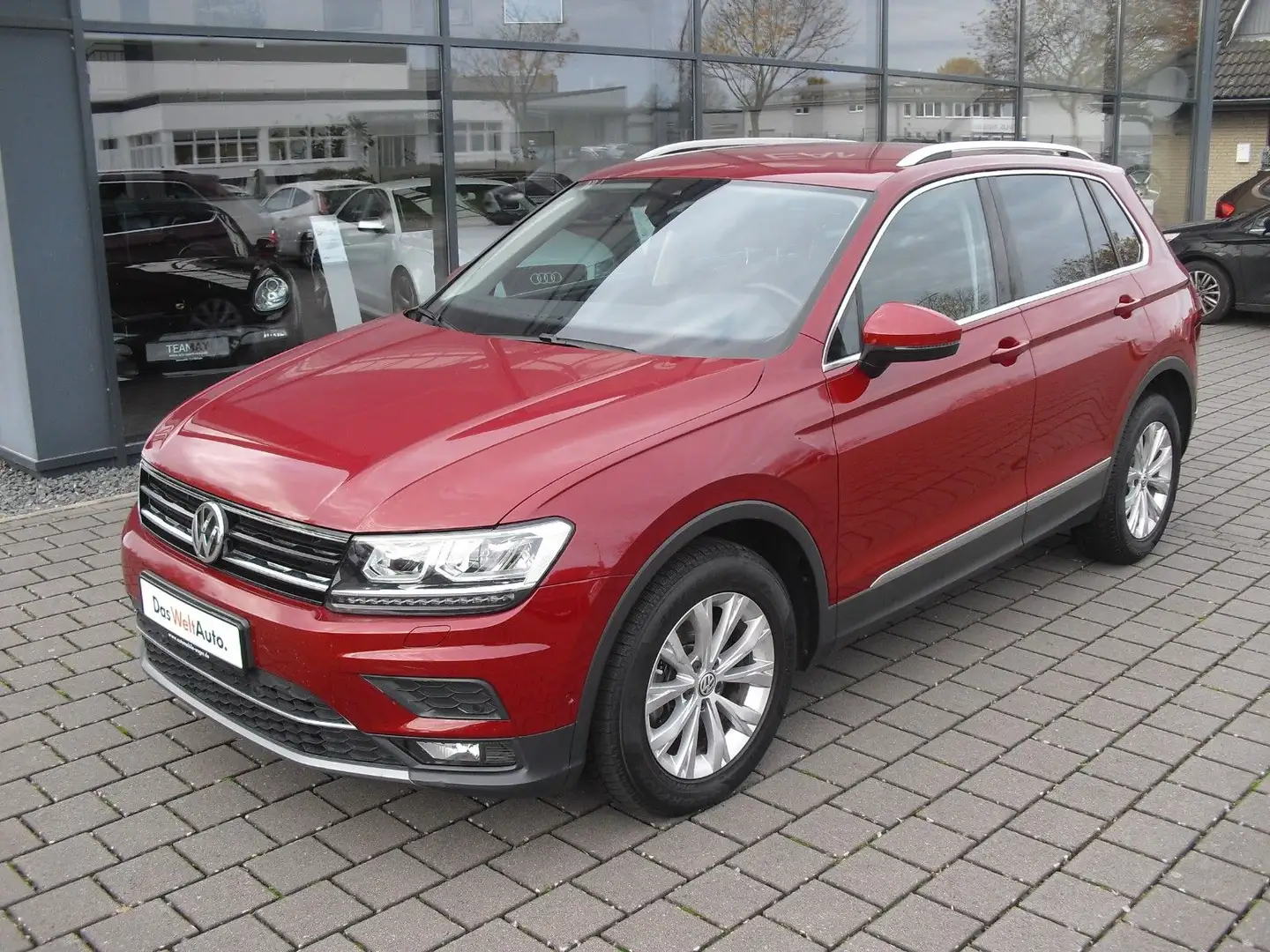 Volkswagen Tiguan Highline 2.0TDI DSG LED NAVI PDC Sitzhzg. - 1