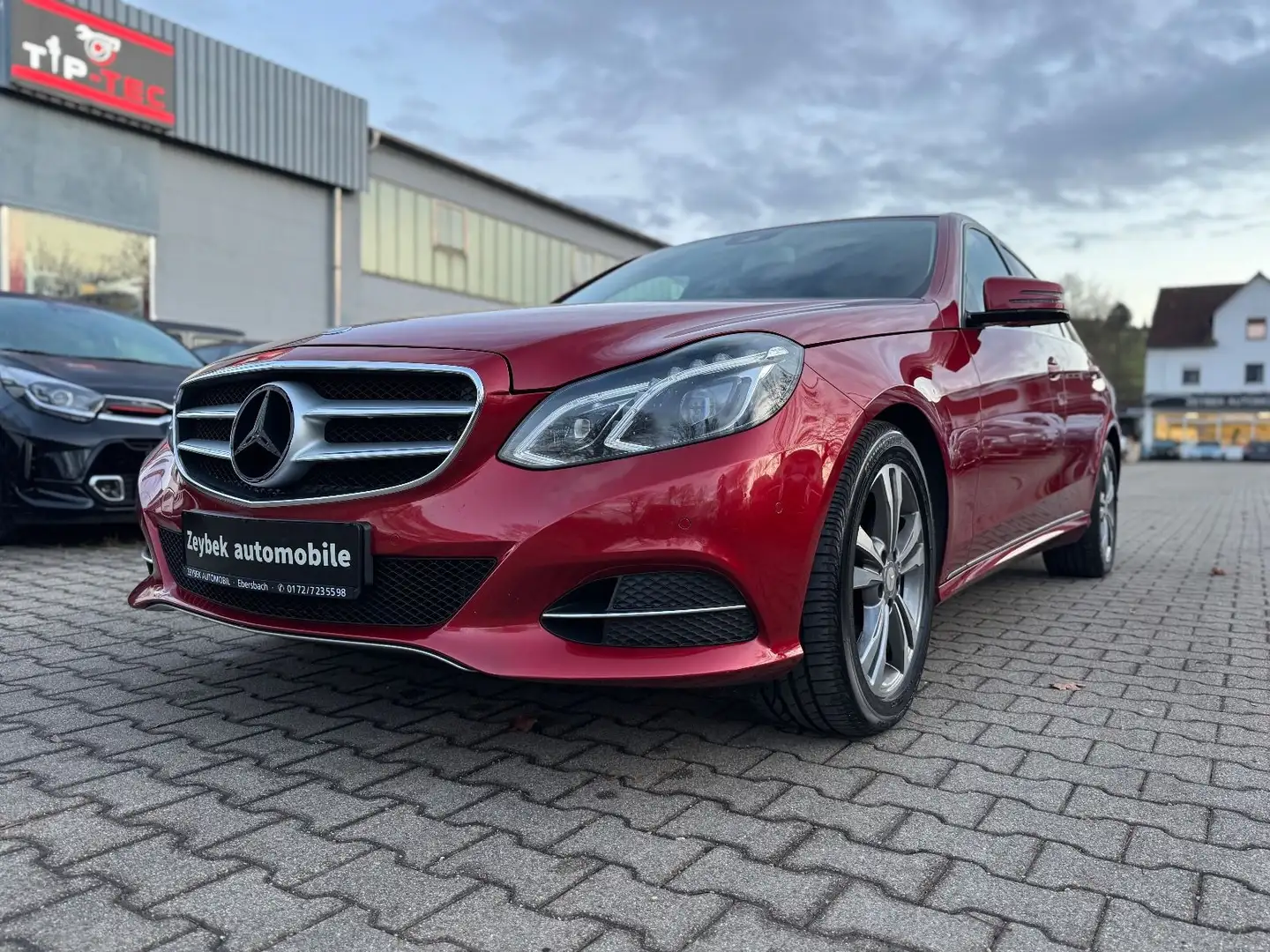 Mercedes-Benz E 400 E Limousine E 400 4Matic Rot - 1