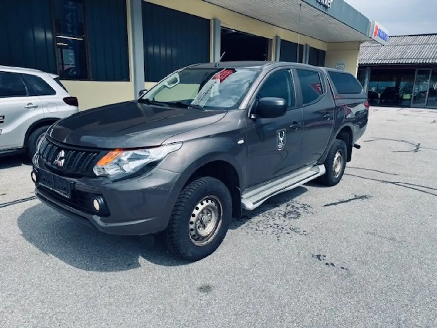 Mitsubishi L200 L 200 2,4 DI-D 4WD Doppelkabine Intense Intense Grau - 1