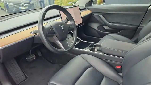 Tesla Model 3 view 8