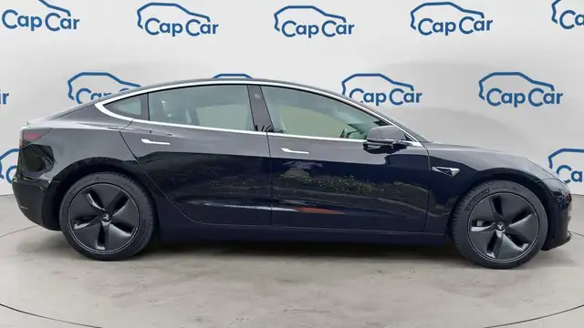 Tesla Model 3 view 4