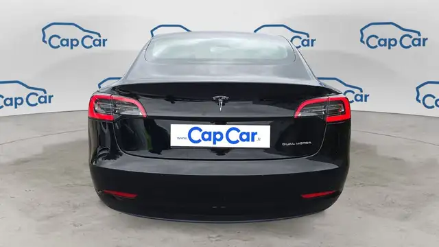 Tesla Model 3 view 3