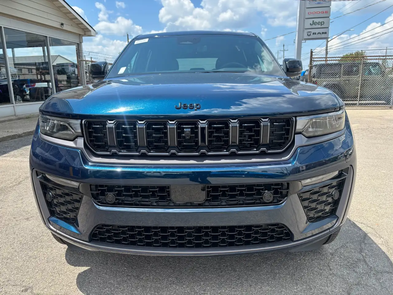 Jeep Grand Cherokee photo Jeep Grand Cherokee
