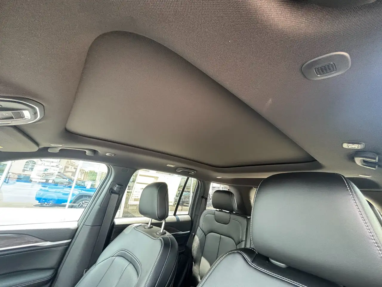 Jeep Grand Cherokee photo Jeep Grand Cherokee