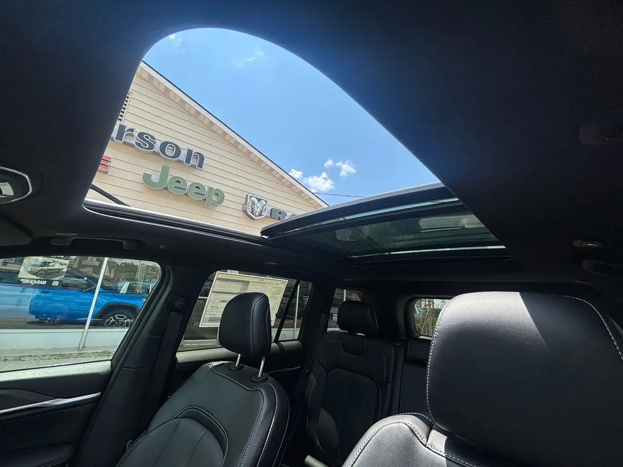 Jeep Grand Cherokee photo Jeep Grand Cherokee