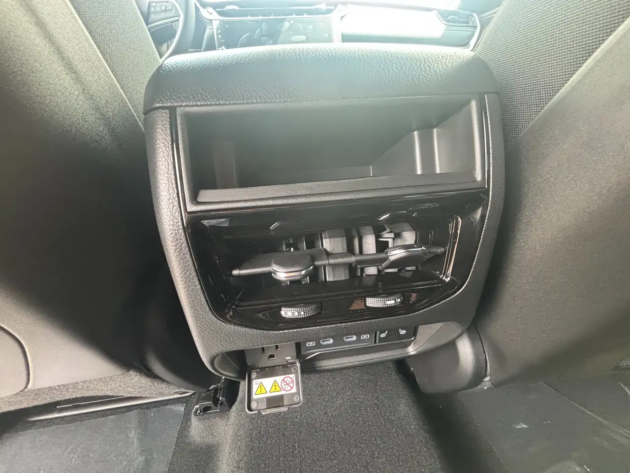 Jeep Grand Cherokee photo Jeep Grand Cherokee