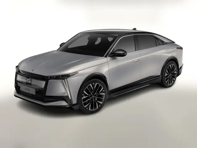 DS Automobiles N°8