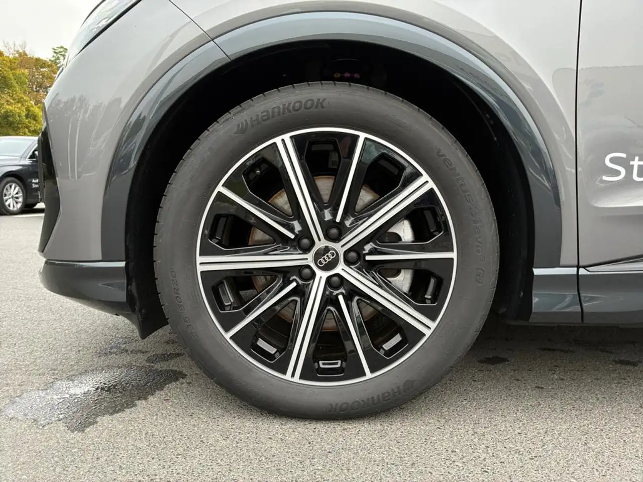 Audi Q4 e-tron Audi Q4 S line 45 e-tron 210,00 kW 10