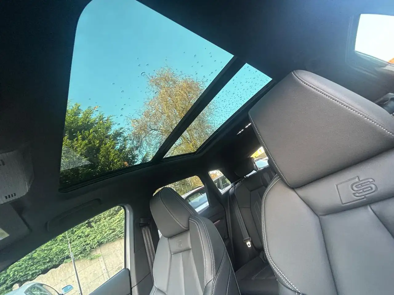 Audi Q4 e-tron Audi Q4 S line 45 e-tron 210,00 kW 9