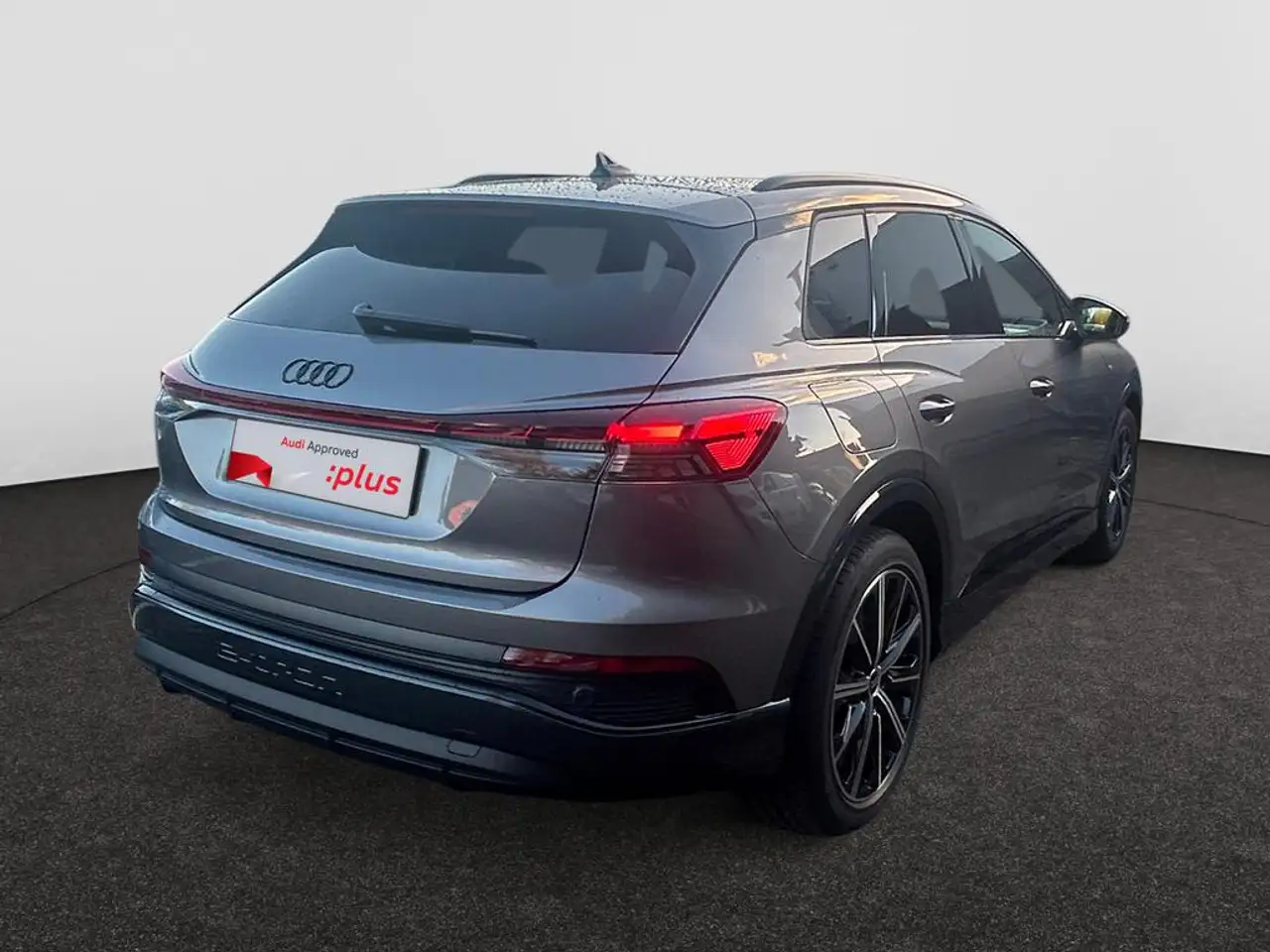 Audi Q4 e-tron Audi Q4 S line 45 e-tron 210,00 kW 2