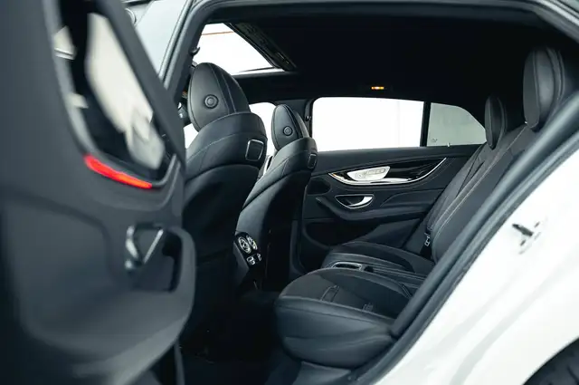 Mercedes-Benz Amg GT view 10