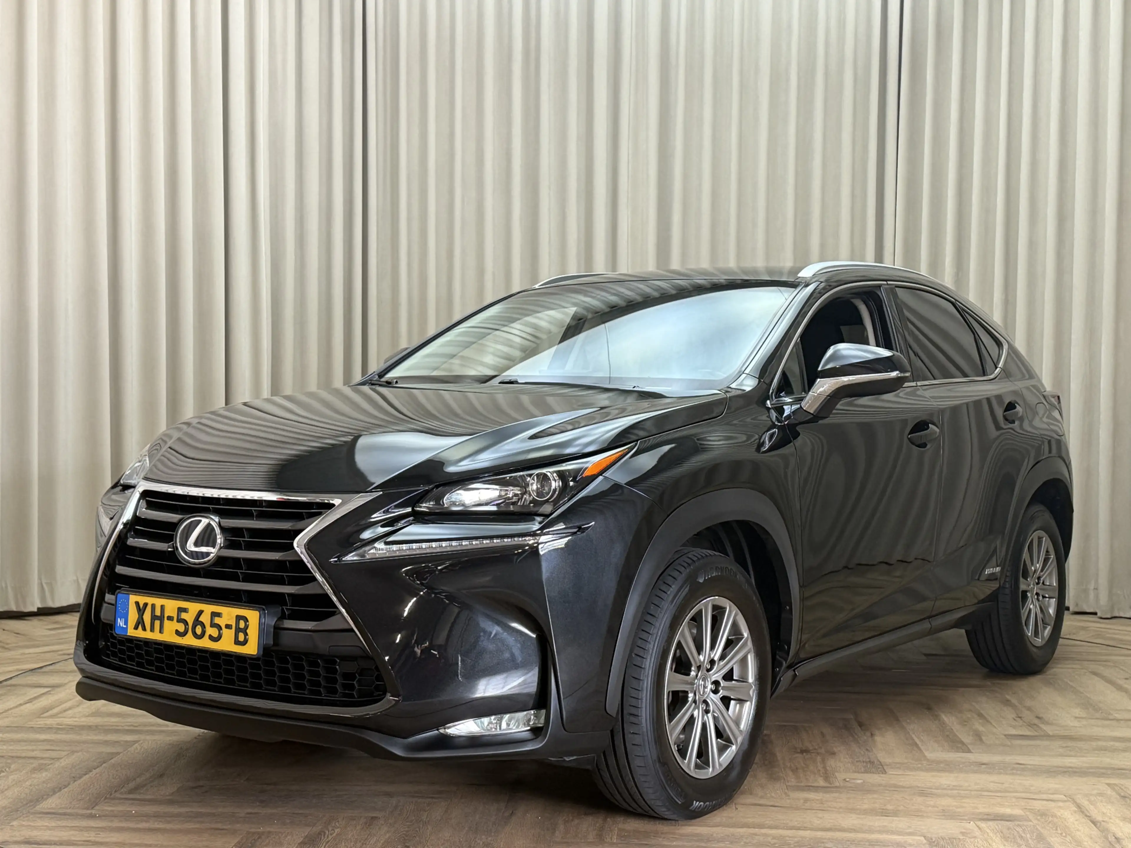 Lexus NX 300h 1/2 Leder / Navigatie / Cruise / ECC Clima / Camer — photo 4