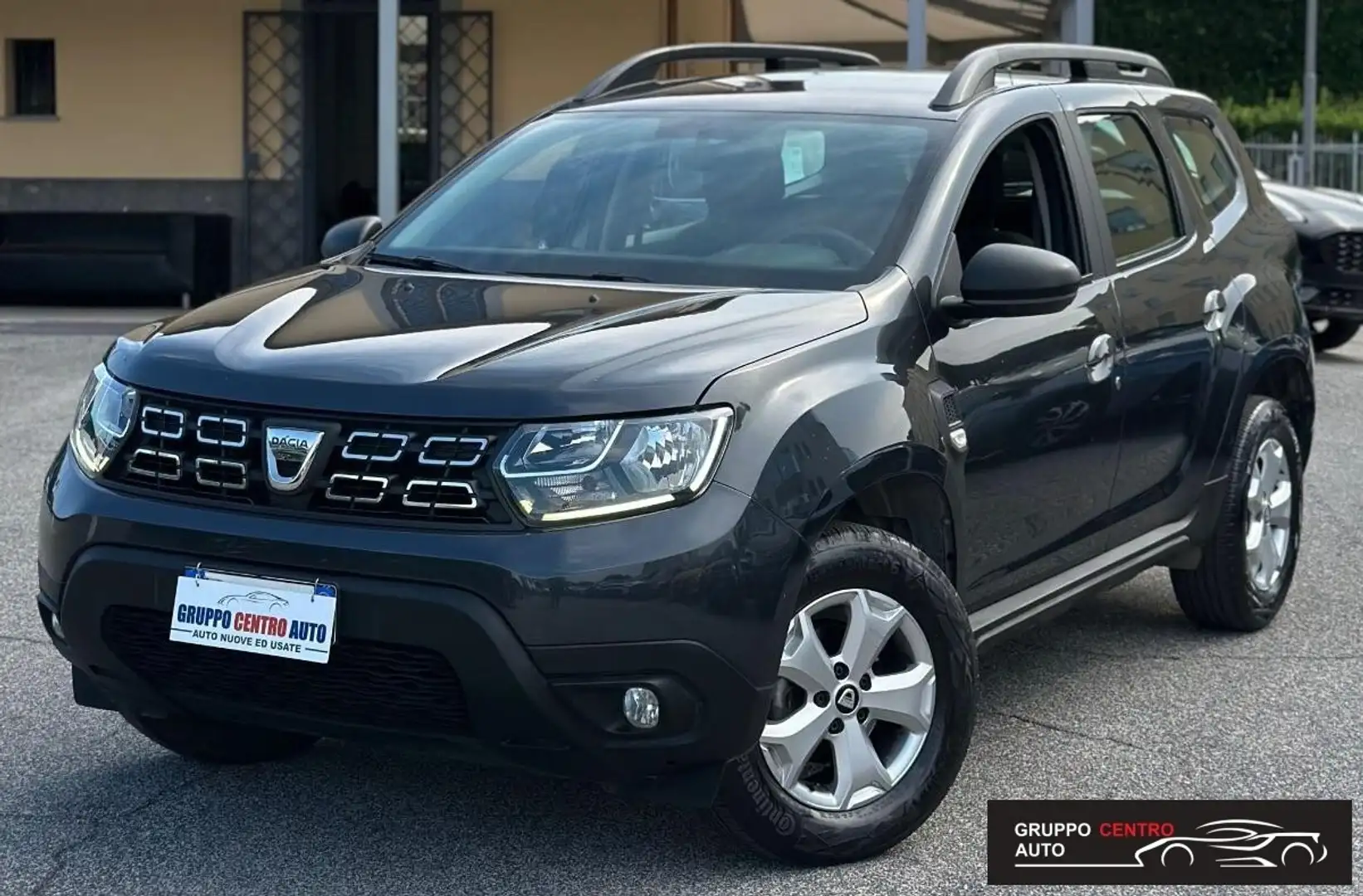 Dacia Duster 1.0 TCe 100 CV ECO-G 4x2 Comfort Gris - 1