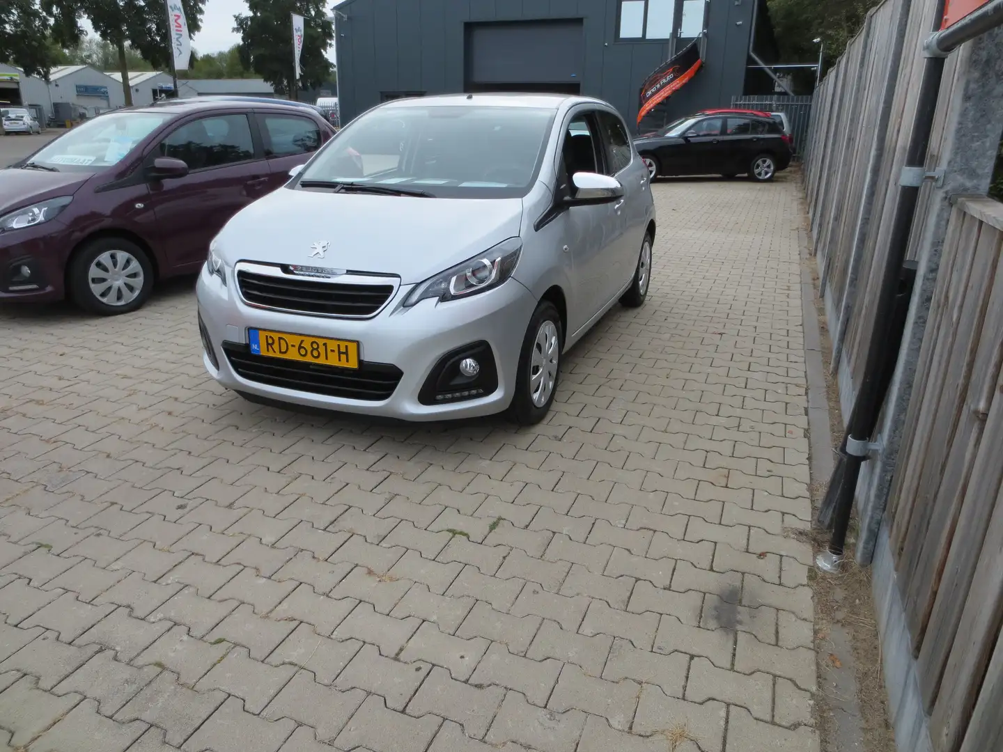 Peugeot 108 1.0 e-VTi Active 2017 KM19.542 NAP Gris - 1