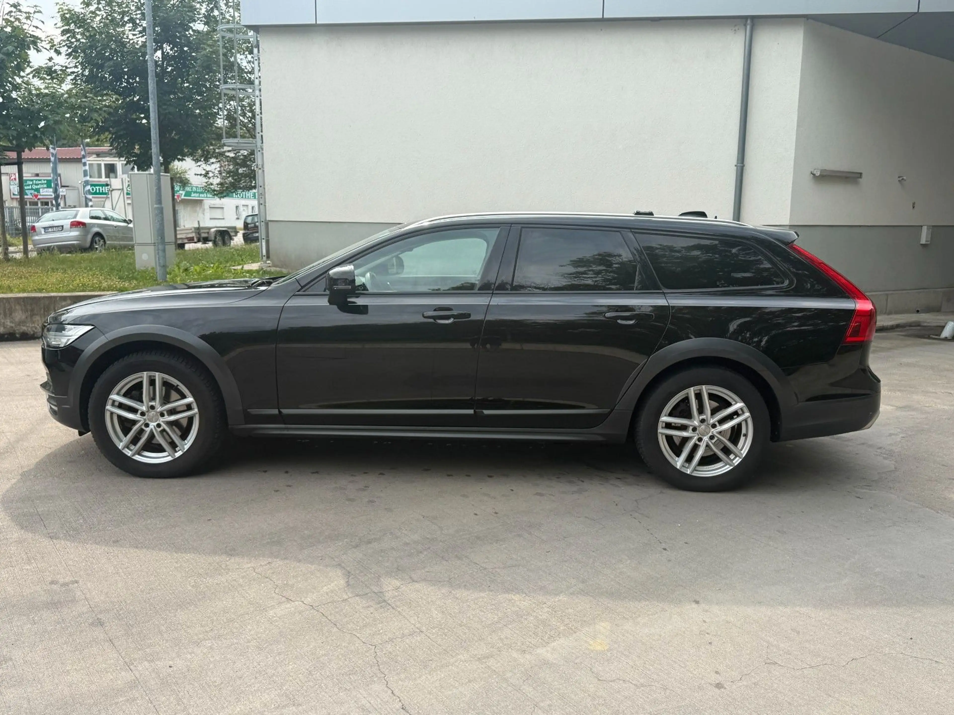 Volvo V90 Cross Country -360°Kamera-ACC-Navi-LED-TOP — photo 4