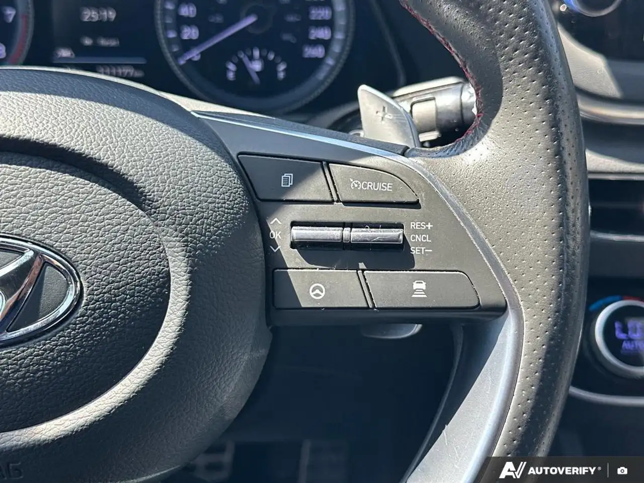 Hyundai SONATA снимка Hyundai SONATA