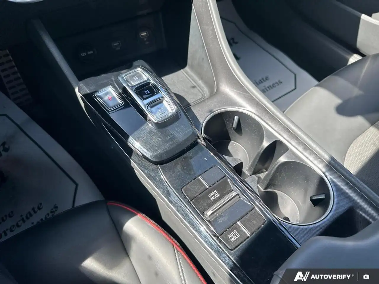 Hyundai SONATA снимка Hyundai SONATA