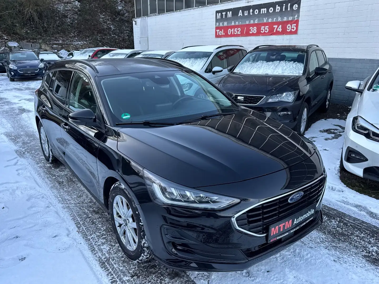 Ford Focus Turnier Cool & Connect Navi LED Shz PDC Schwarz - 1