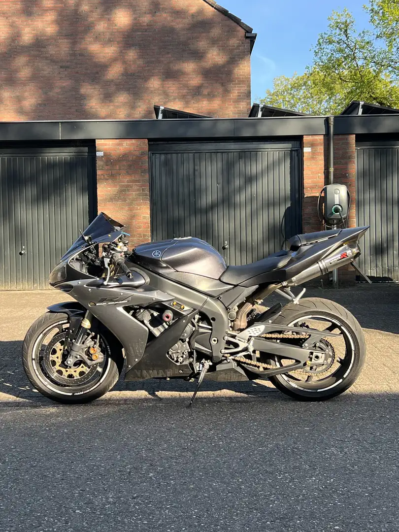 Yamaha YZF-R1 Grijs - 1