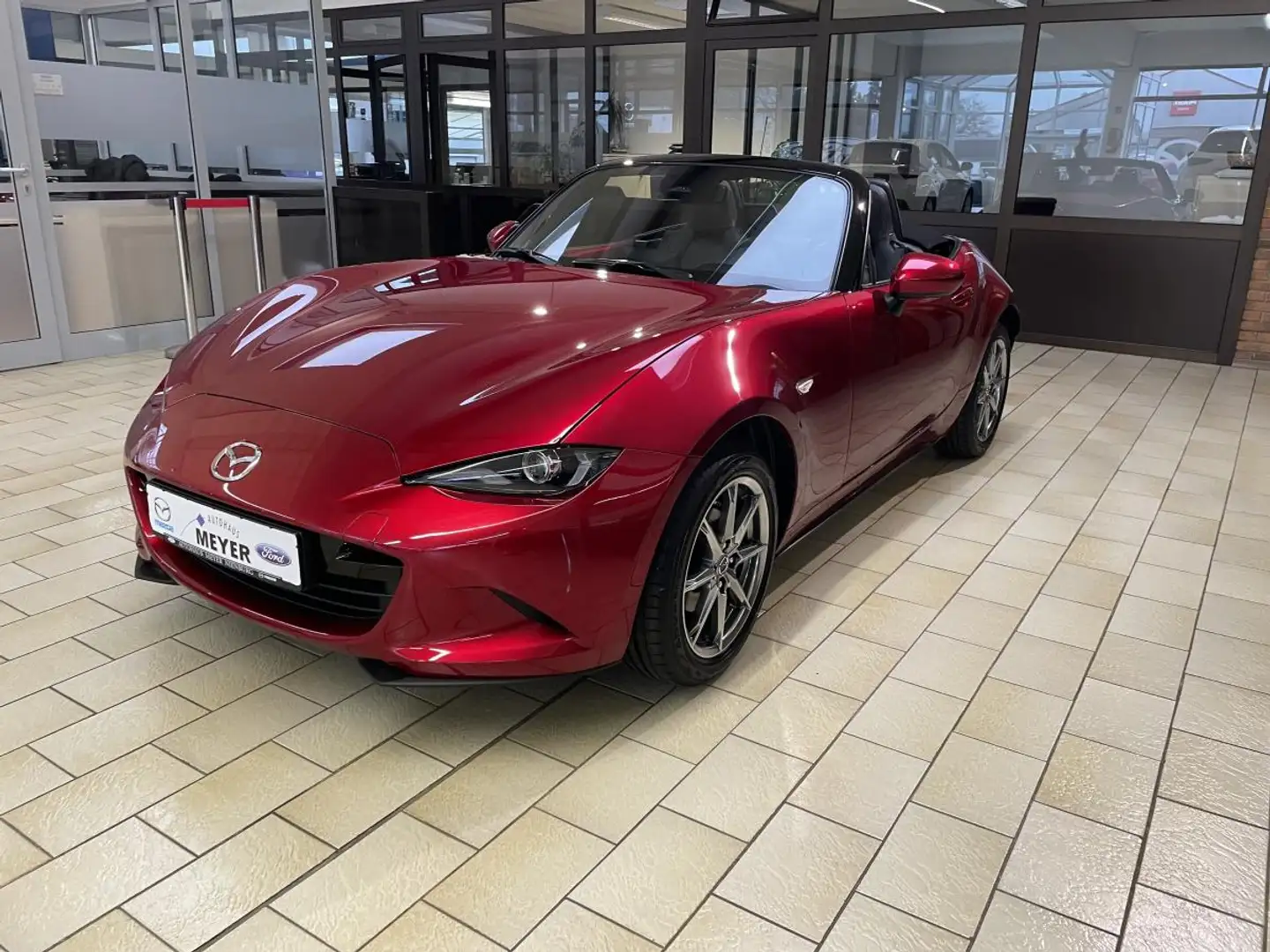 Mazda MX-5 EXCLUSIVE-LINE - SOFORT VERFÜGBAR Rot - 2