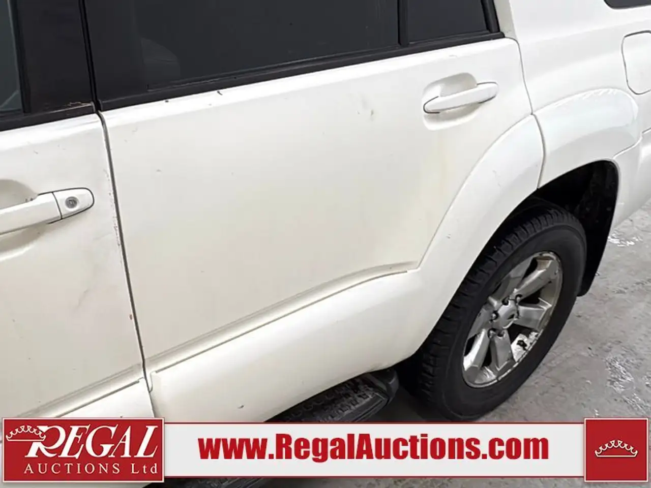 Toyota 4-Runner снимка Toyota 4-Runner