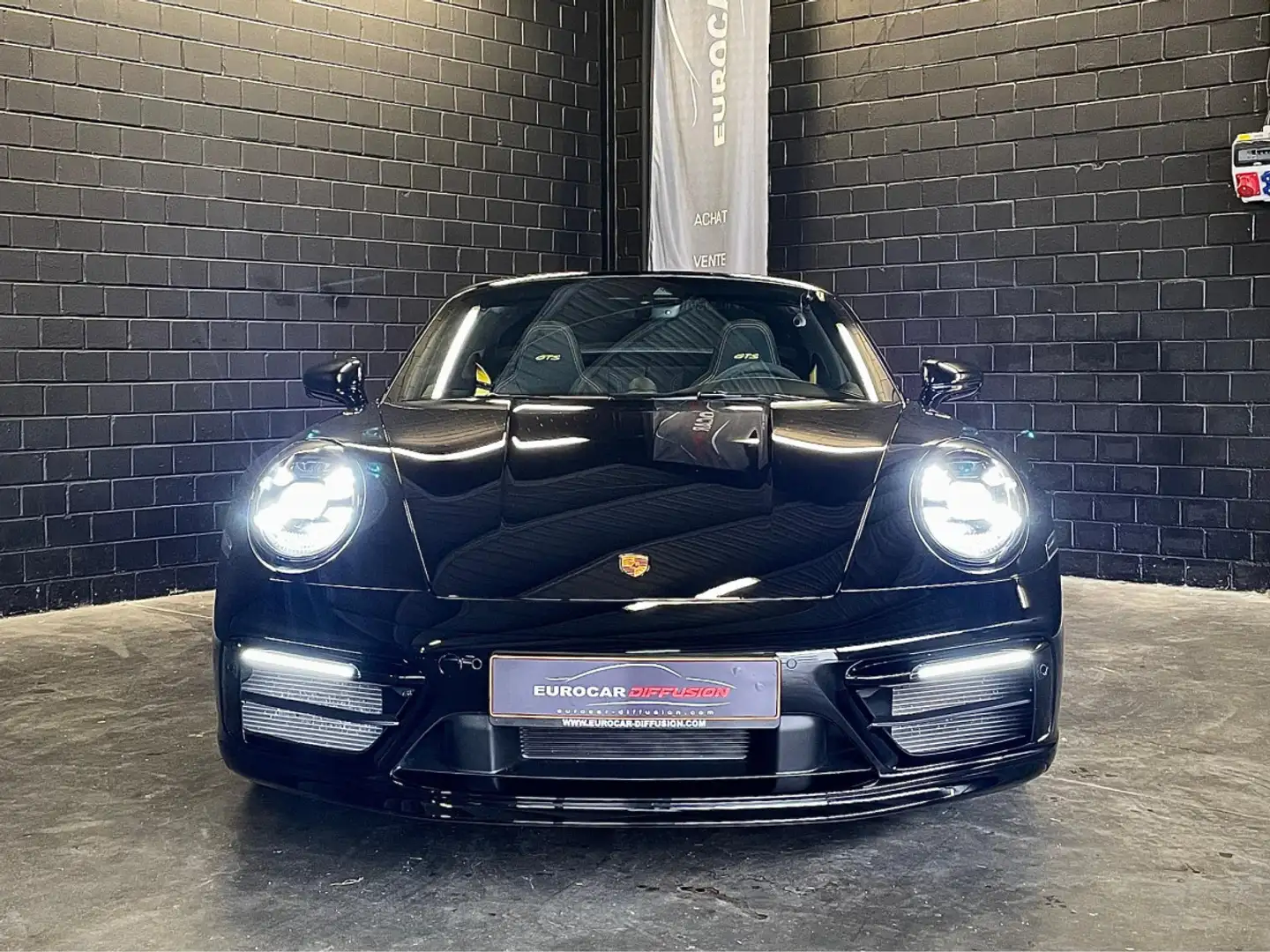 Porsche 911 992 Targa 4 GTS Noir - 2