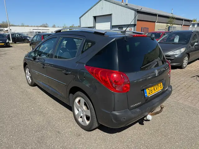 Peugeot 207 SW view 4