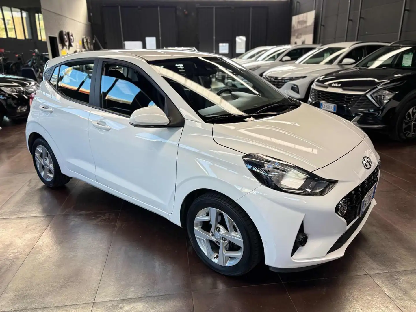 Hyundai i10 1.0 MPI AT Tech Blanc - 1