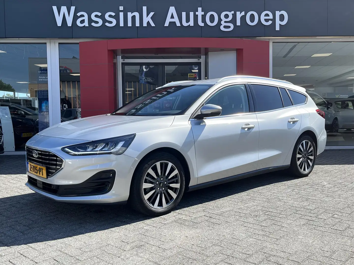 Ford Focus Wagon 1.0 EcoBoost Hybrid 125pk Titanium | Stoel e Grijs - 2