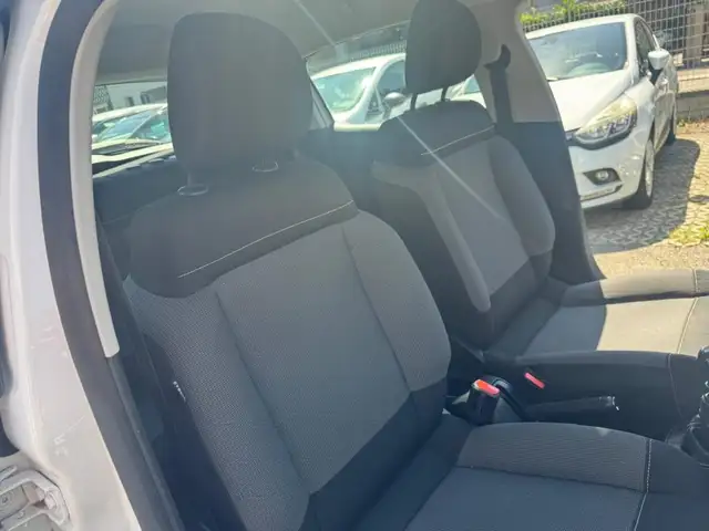 Citroen C3 view 13