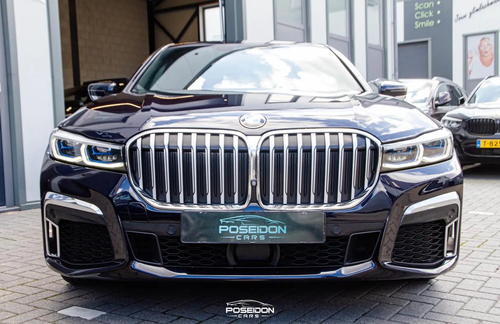 BMW 745 7-serie 745e M-Pakket | Harman/Kardon | Stoelventi Blauw - 2