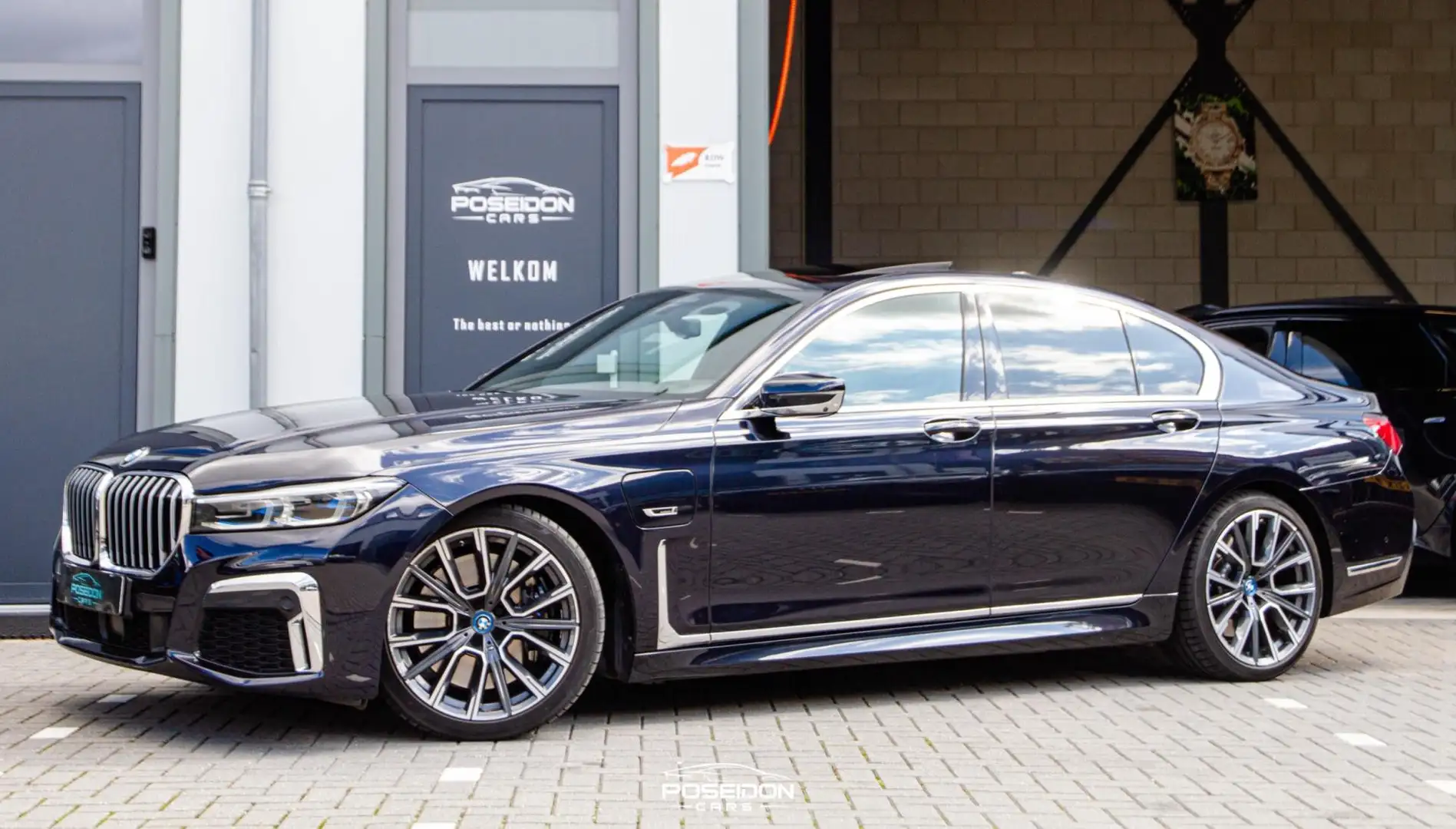 BMW 745 7-serie 745e M-Pakket | Harman/Kardon | Stoelventi Blauw - 1