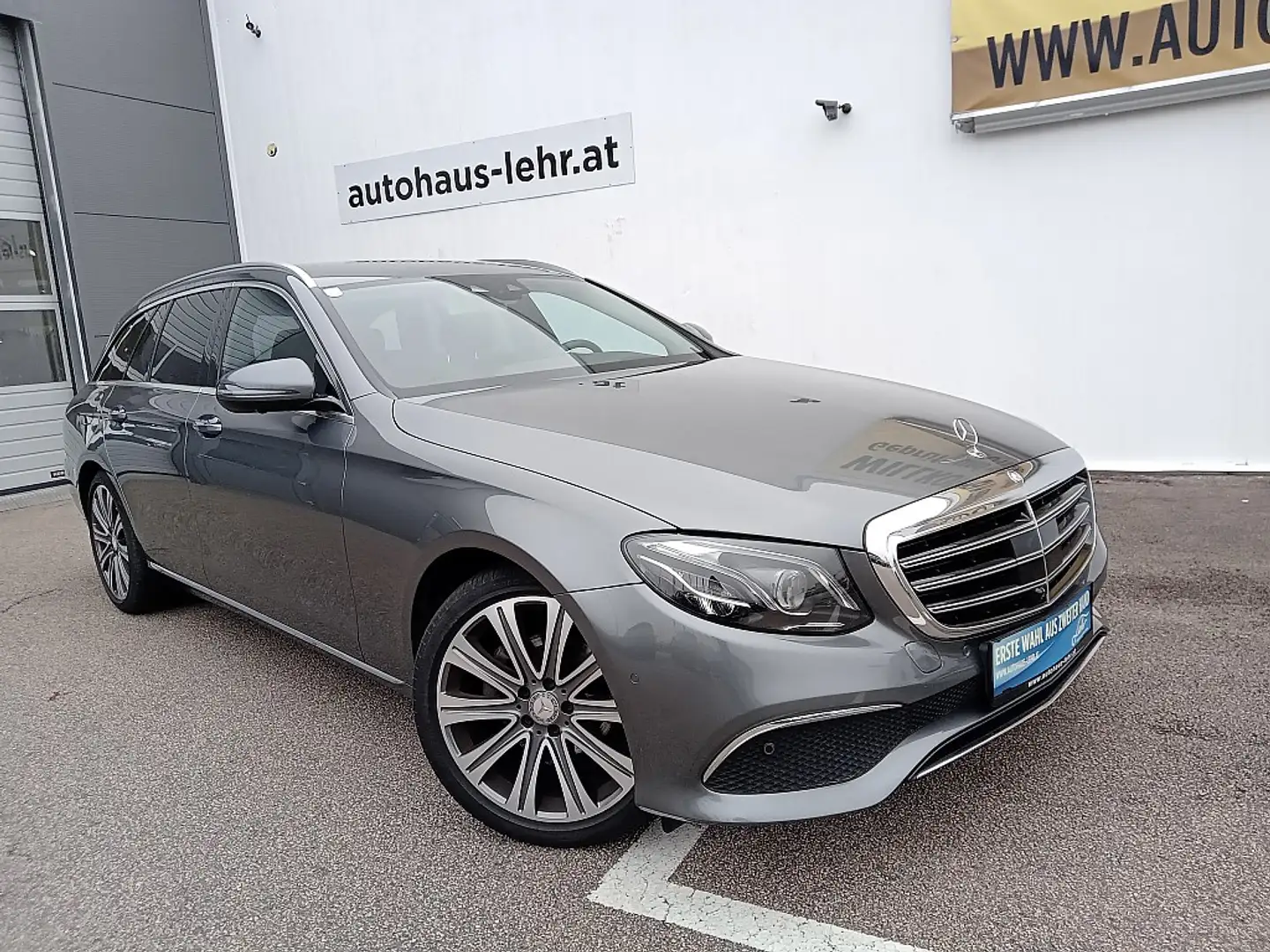 Mercedes-Benz E 200 T Exclusive Automatik // monatlich ab € 235,- // Grigio - 1