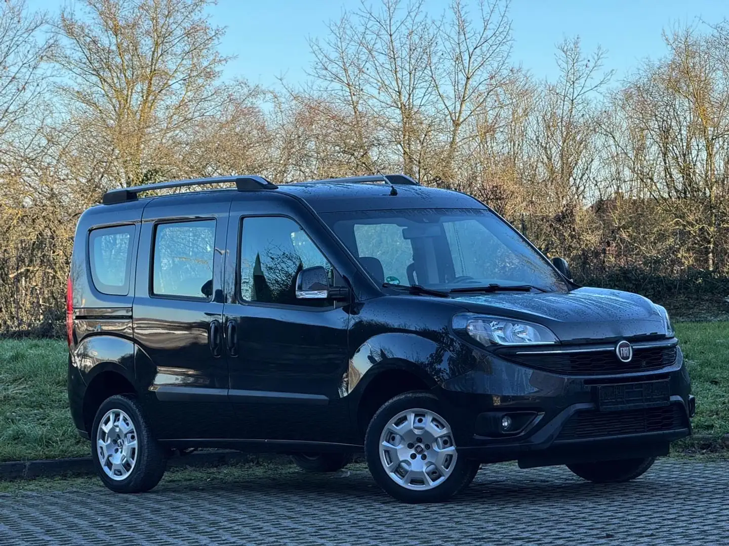 Fiat Doblo Doblo 1.4 T-Jet 16V Lounge guter Zustand Tüv Neu Schwarz - 2