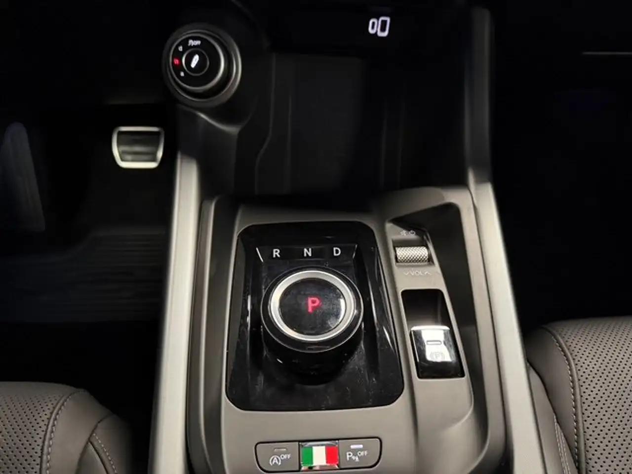 Alfa Romeo Tonale 2025 — фото 14