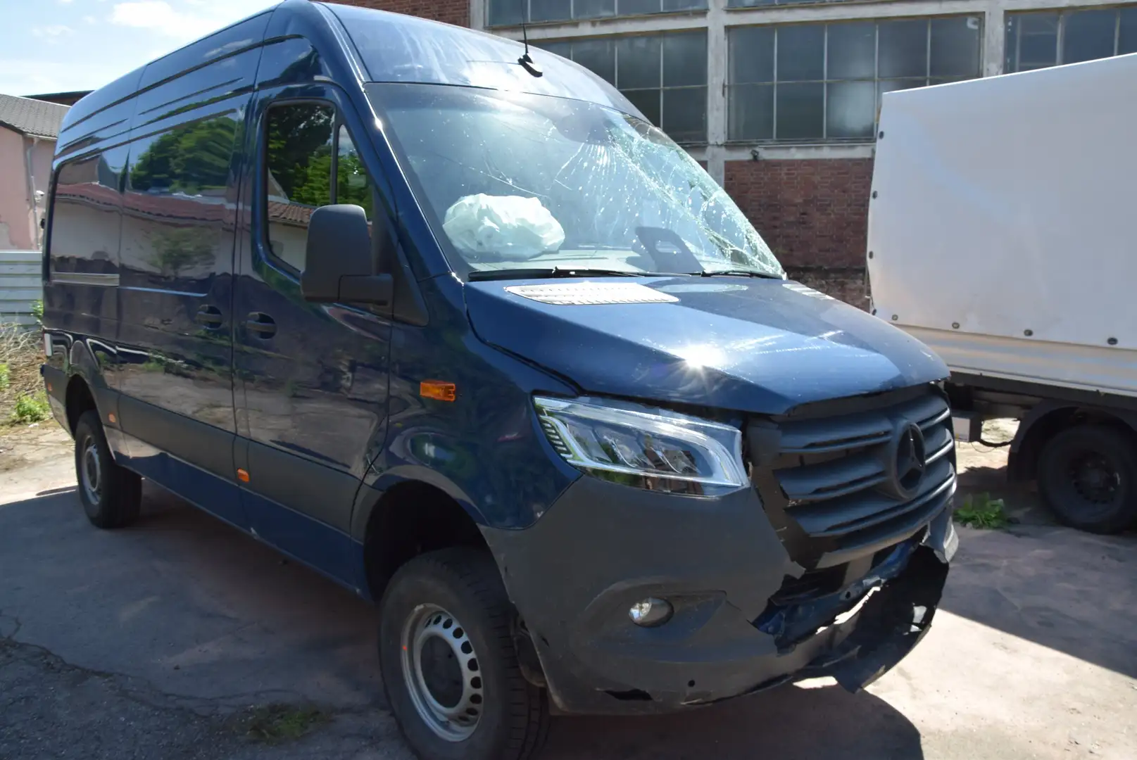 Mercedes-Benz Sprinter Sprinter 319 CDI 4x4 Allradantrieb PRO 9G-TRONIC Bleu - 1