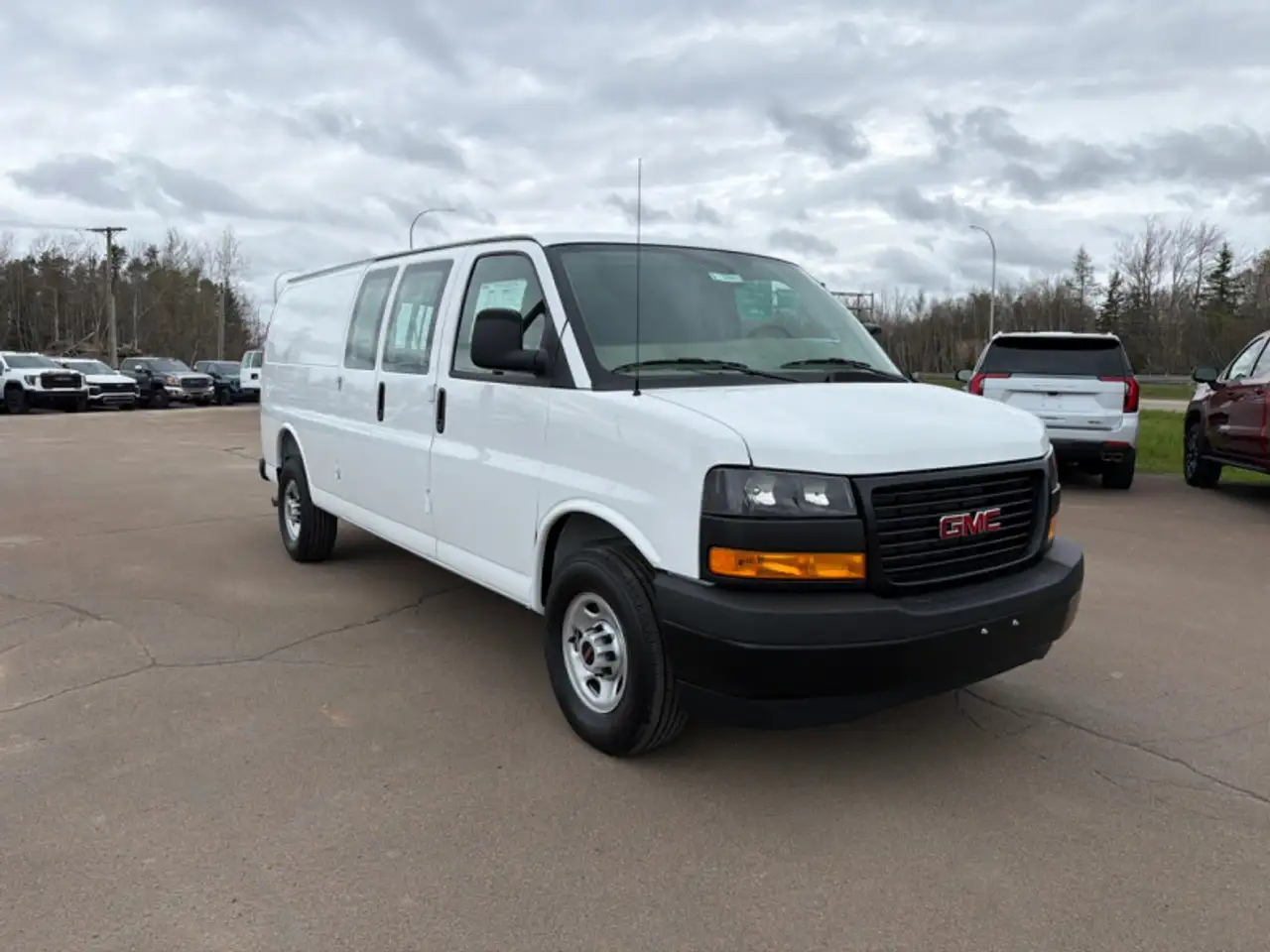 GMC Savana fotografie GMC Savana