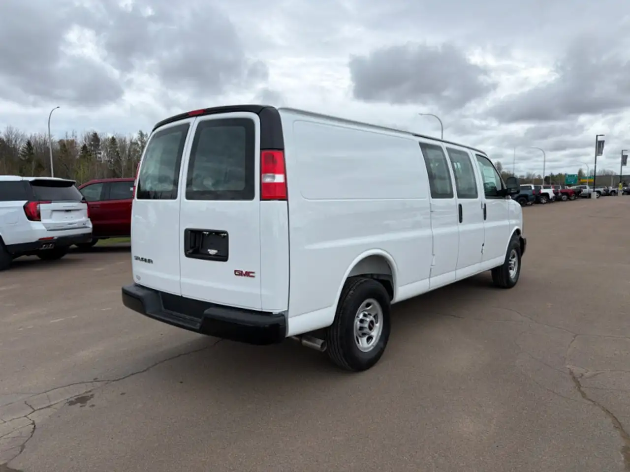 GMC Savana fotografie GMC Savana