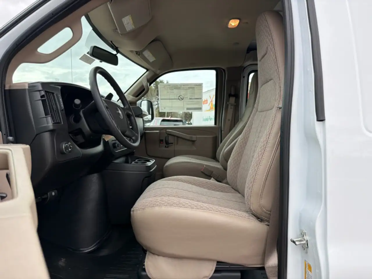 GMC Savana fotografie GMC Savana