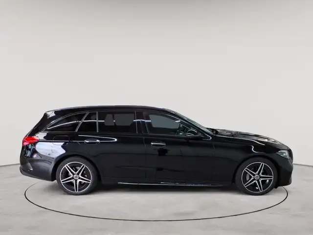 Mercedes-Benz C-Class view 3