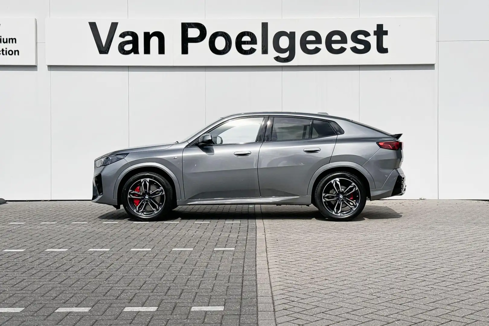BMW X2 sDrive20i | M Sport | M Sport Pro | Innovation Pac Grijs - 2