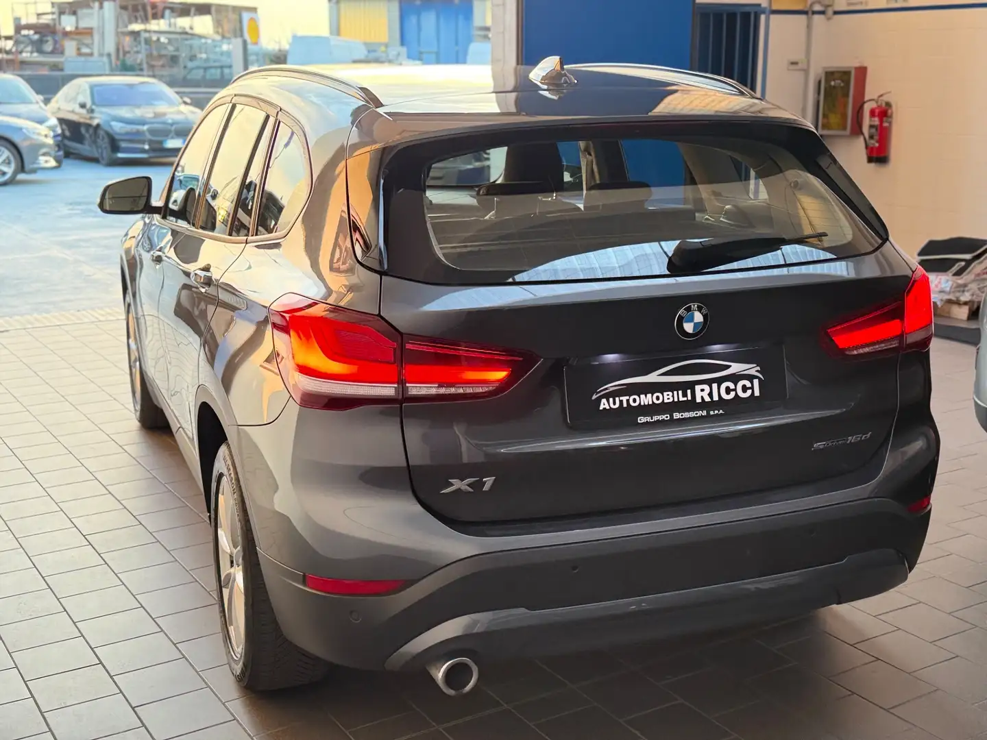 BMW X1 sDrive16d Gris - 2