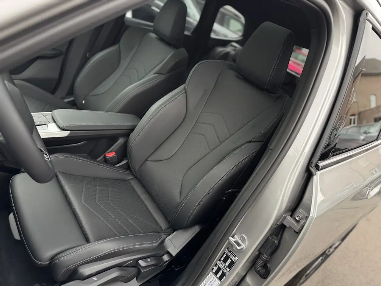 BMW X1 sDrive18i M Sport / KEYLESS / LEDER / PANO / ADPT LED / CAM, миниатюра 23